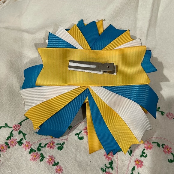 Cinderella Bow - Picture 4 of 4